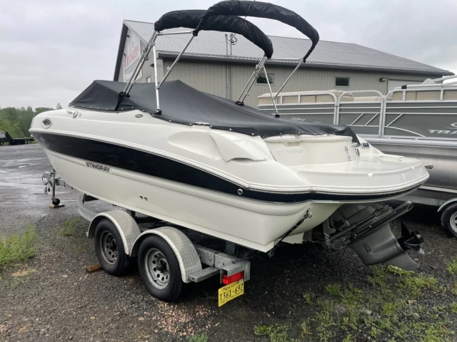 STINGRAY 215LR SPEED BOAT 2013