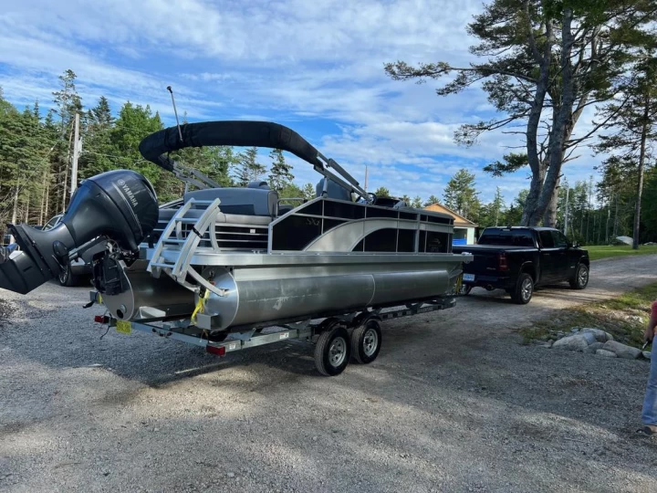 2020 Bennington Marine 21 SSBX Tri toon