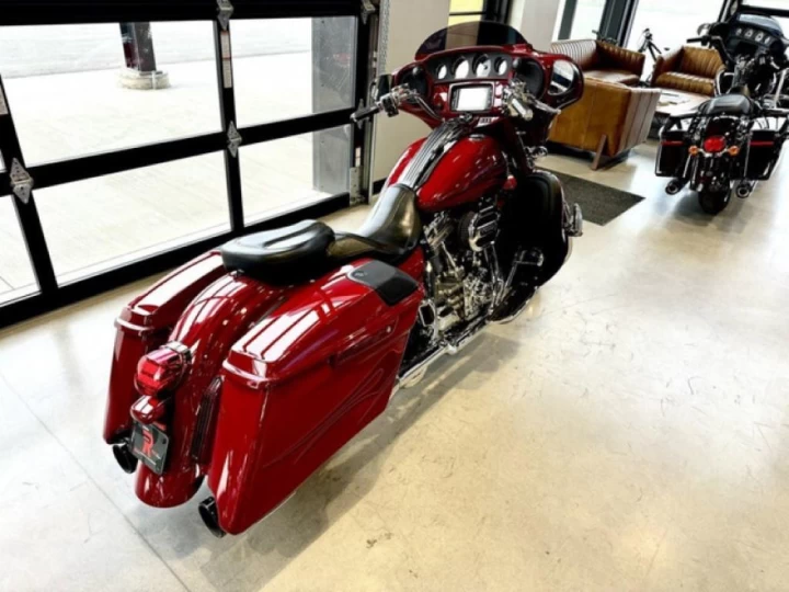 2016 Harley-Davidson FLHXSE - CVO Street Glide 