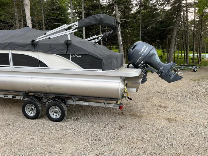 2020 Bennington Marine 21 SSBX Tri toon