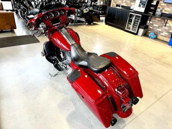 2016 Harley-Davidson FLHXSE - CVO Street Glide 