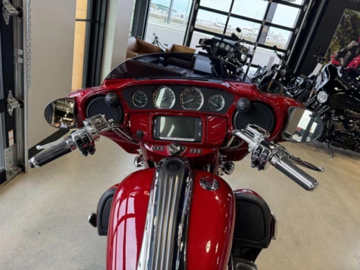 2016 Harley-Davidson FLHXSE - CVO Street Glide 