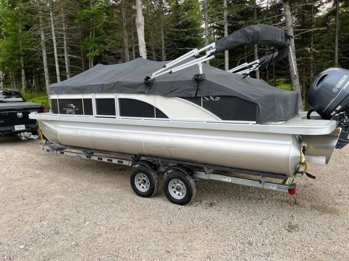 2020 Bennington Marine 21 SSBX Tri toon