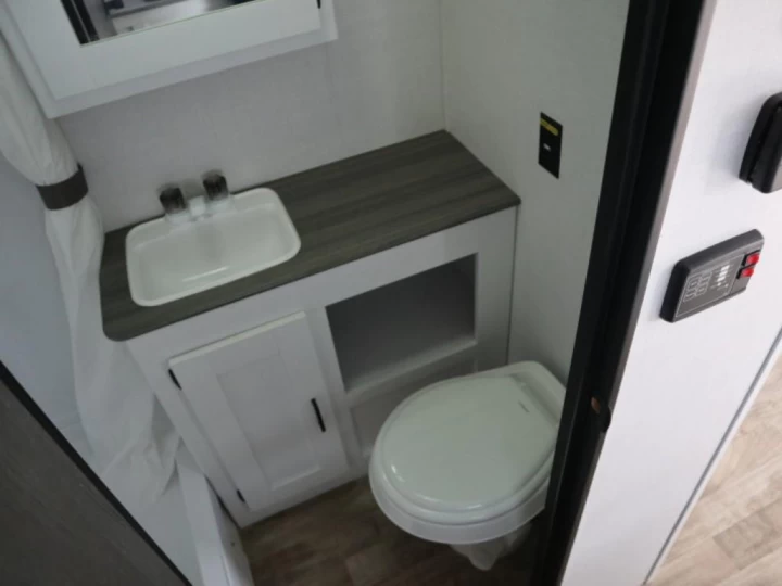 2022 Keystone Hideout 174RK 